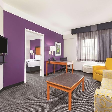 La Quinta By Wyndham St. Louis Westport Ξενοδοχείο Maryland Heights Εξωτερικό φωτογραφία