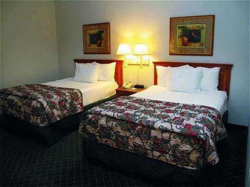La Quinta By Wyndham St. Louis Westport Ξενοδοχείο Maryland Heights Εξωτερικό φωτογραφία