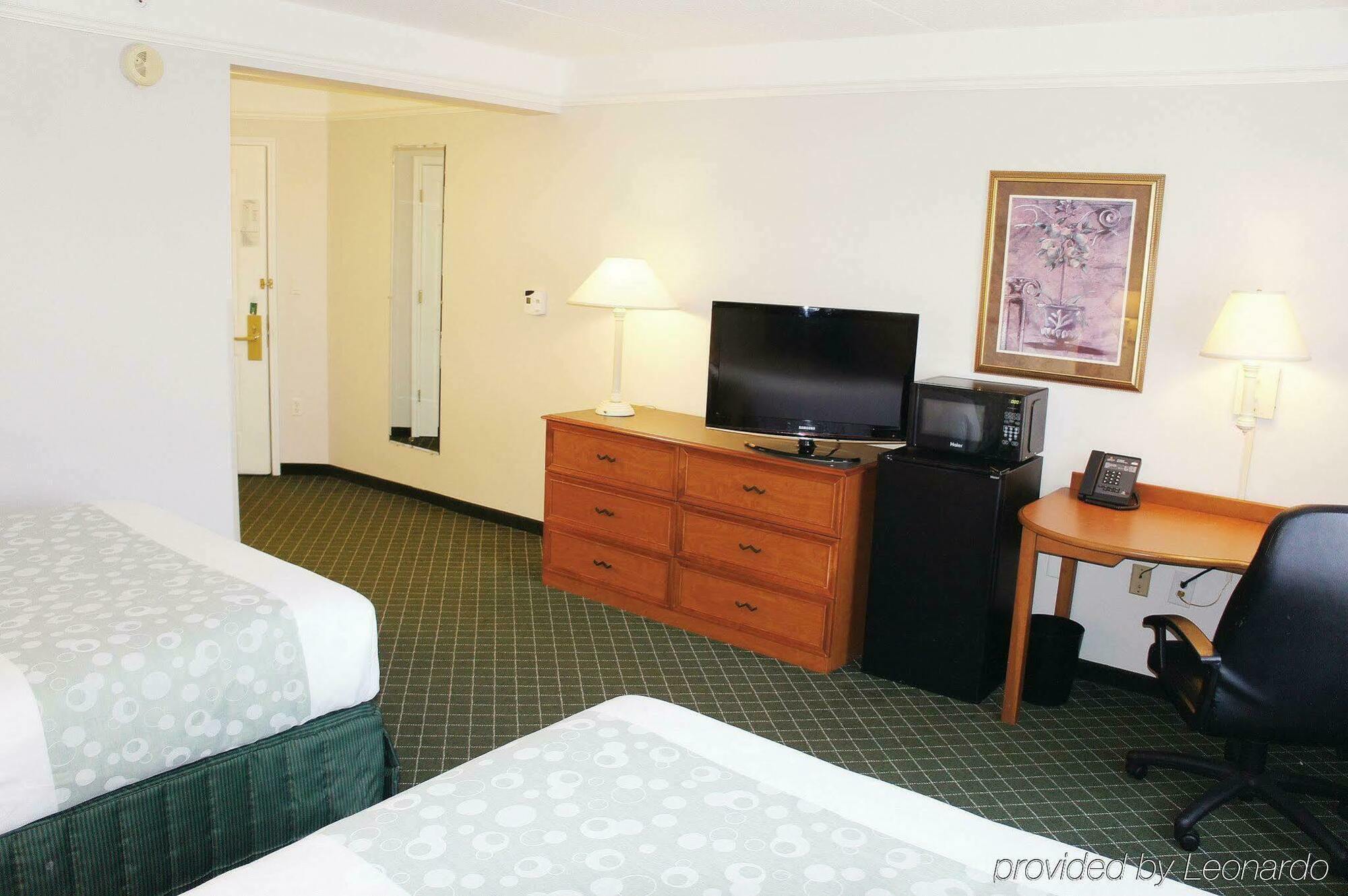 La Quinta By Wyndham St. Louis Westport Ξενοδοχείο Maryland Heights Εξωτερικό φωτογραφία